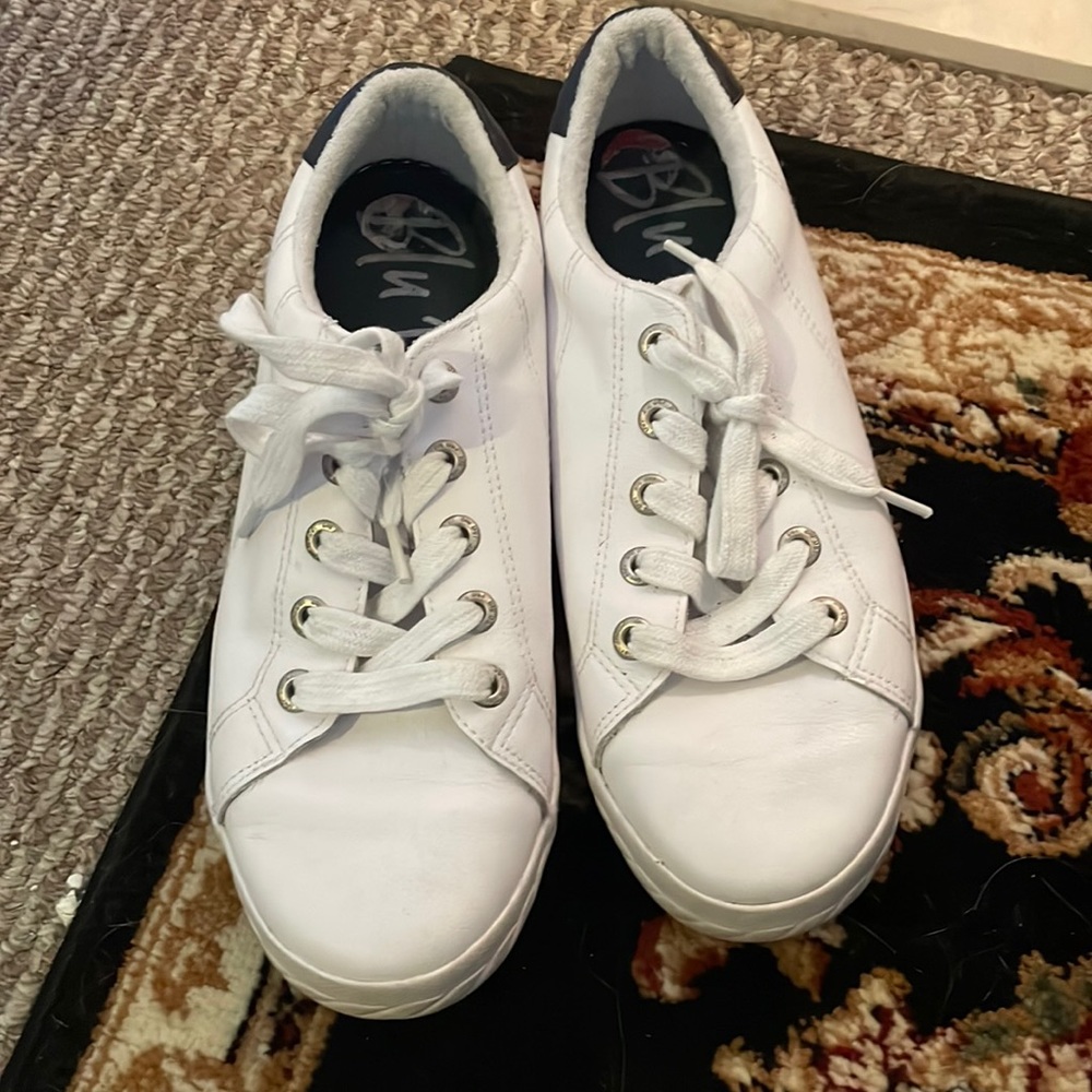 Blowfish tennis shoe.